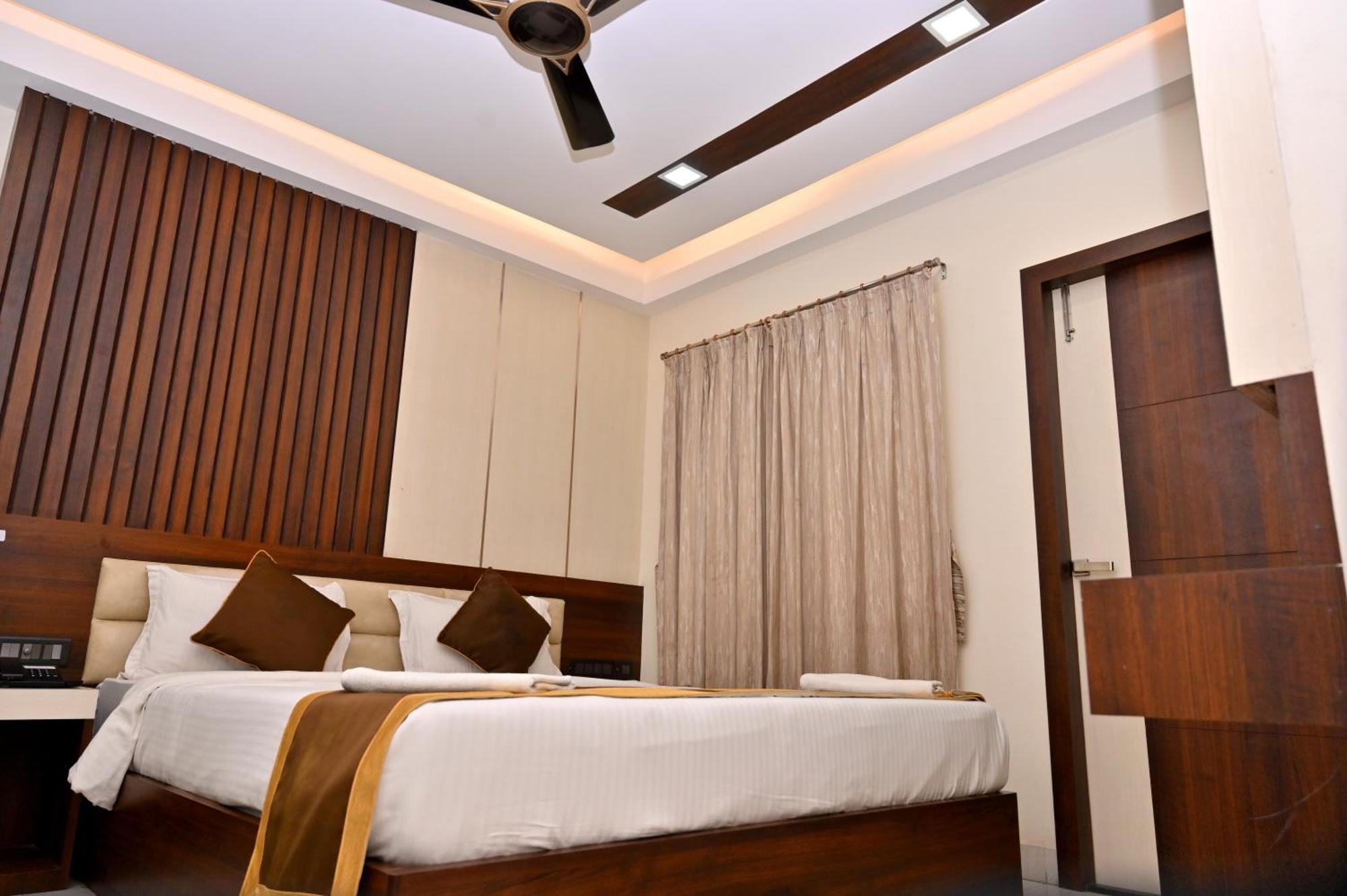 Hotel Silver Land New Digha With Rooftop Pool Exterior photo