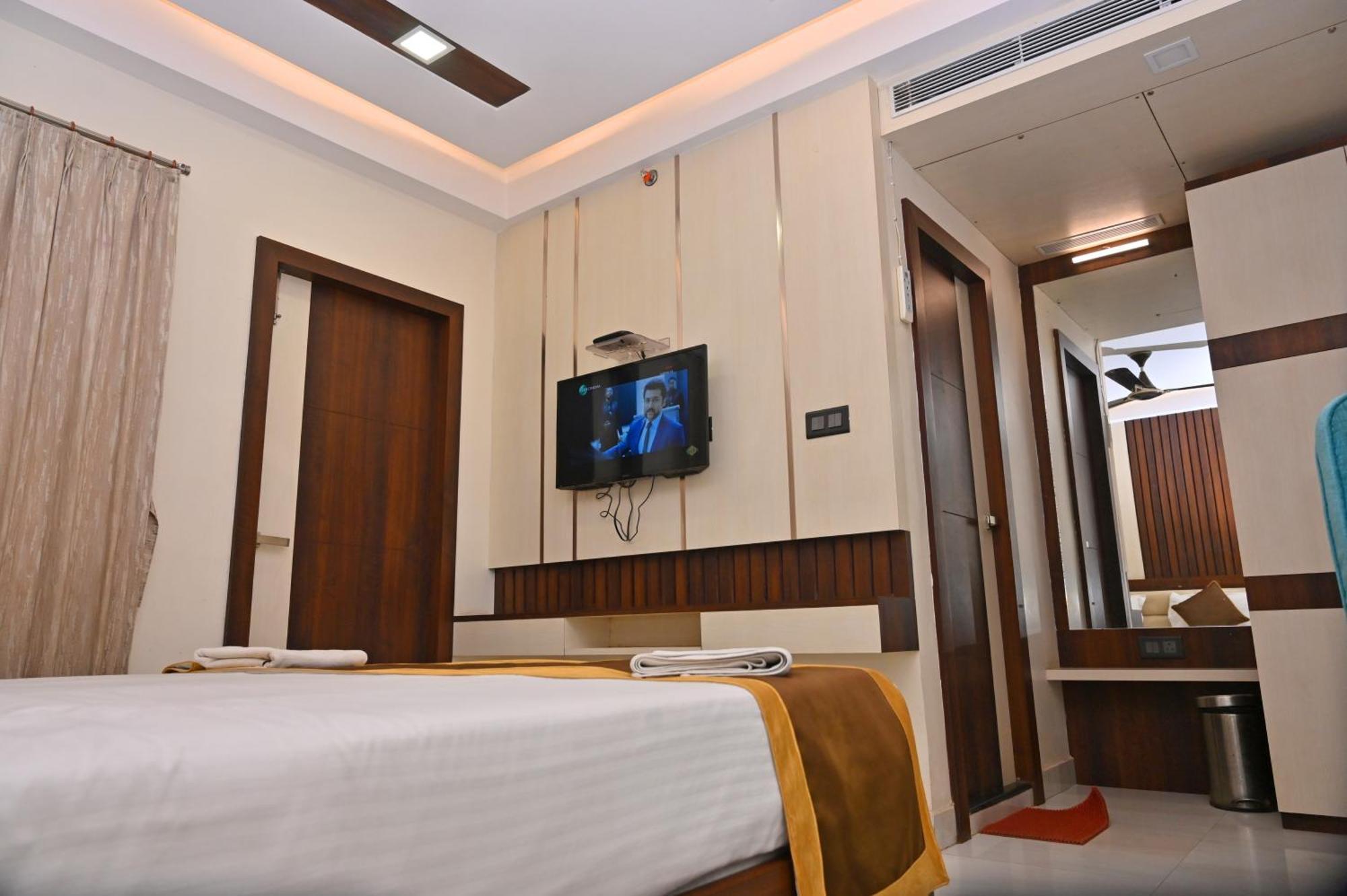 Hotel Silver Land New Digha With Rooftop Pool Exterior photo